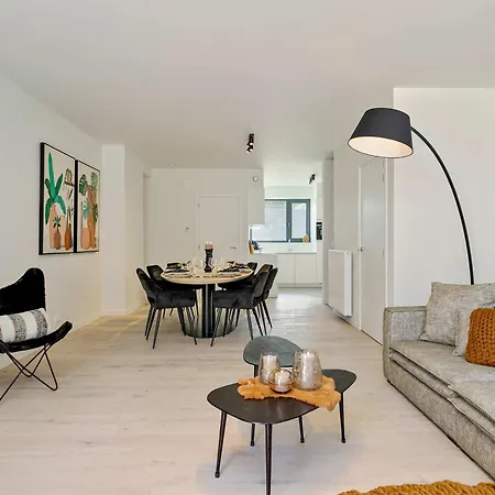 Huswell - Spacious Family Retreat With Terrace Vakantiehuis