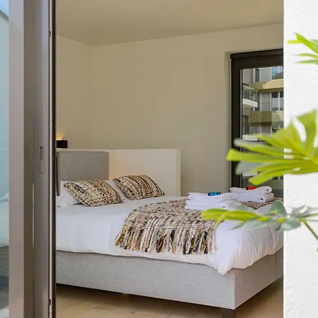 Huswell - Spacious Family Retreat With Terrace Vakantiehuis