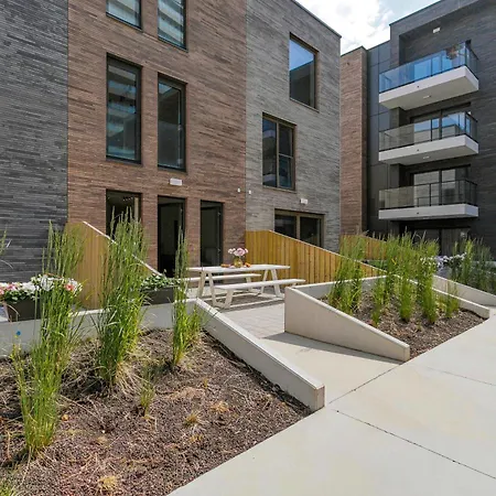 Huswell - Spacious Family Retreat With Terrace *