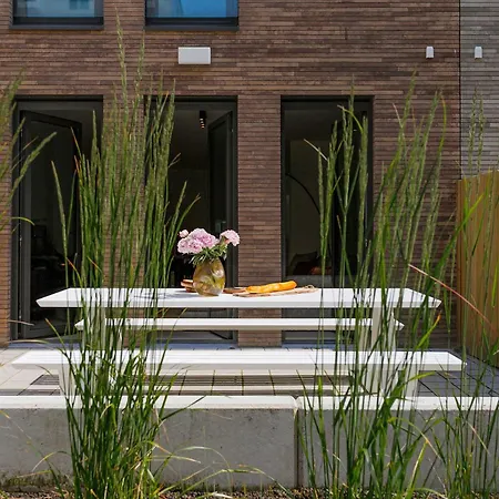 Huswell - Spacious Family Retreat With Terrace Oostende