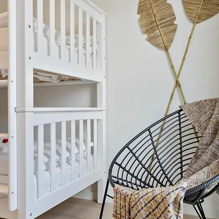 Huswell - Spacious Family Retreat With Terrace Vakantiehuis *